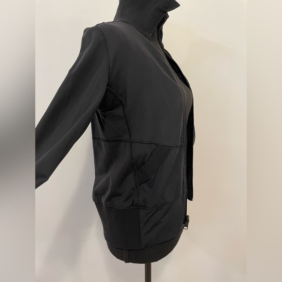 Lululemon reversible jacket - Picture 6 of 9